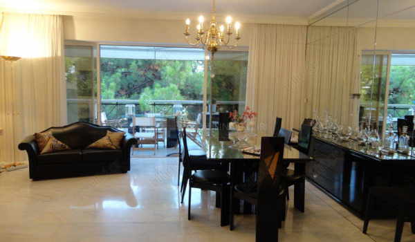 Tραπεζαρία - Dinning room